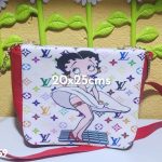 crossbody Betty