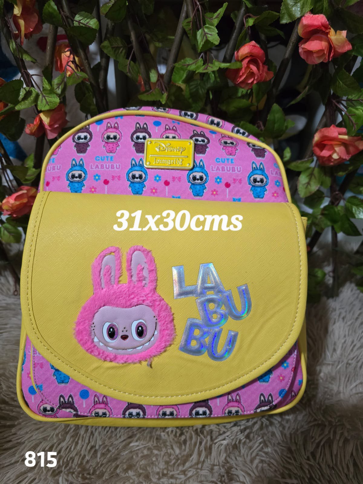 2026/03/1000006171.jpg mochila placa arriba labubu - Imagen 1