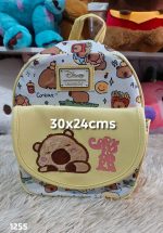 mochila placa arriba capibara