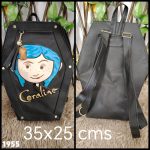 mochila ataúd coraline