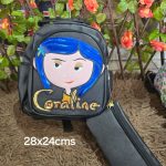mochila con estuche coraline