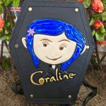 cartera mochila ataúd coraline